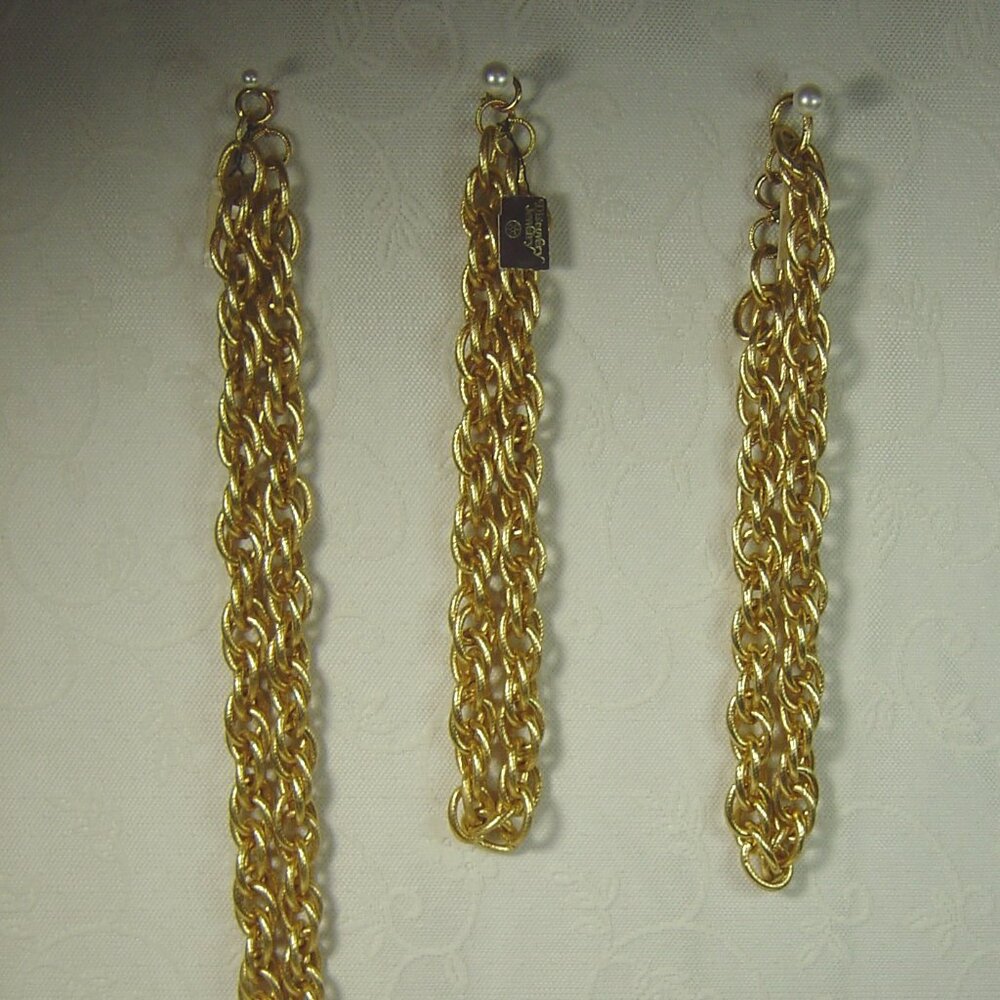 3 Discovery Jewelry chunky chain gold tone necklaces